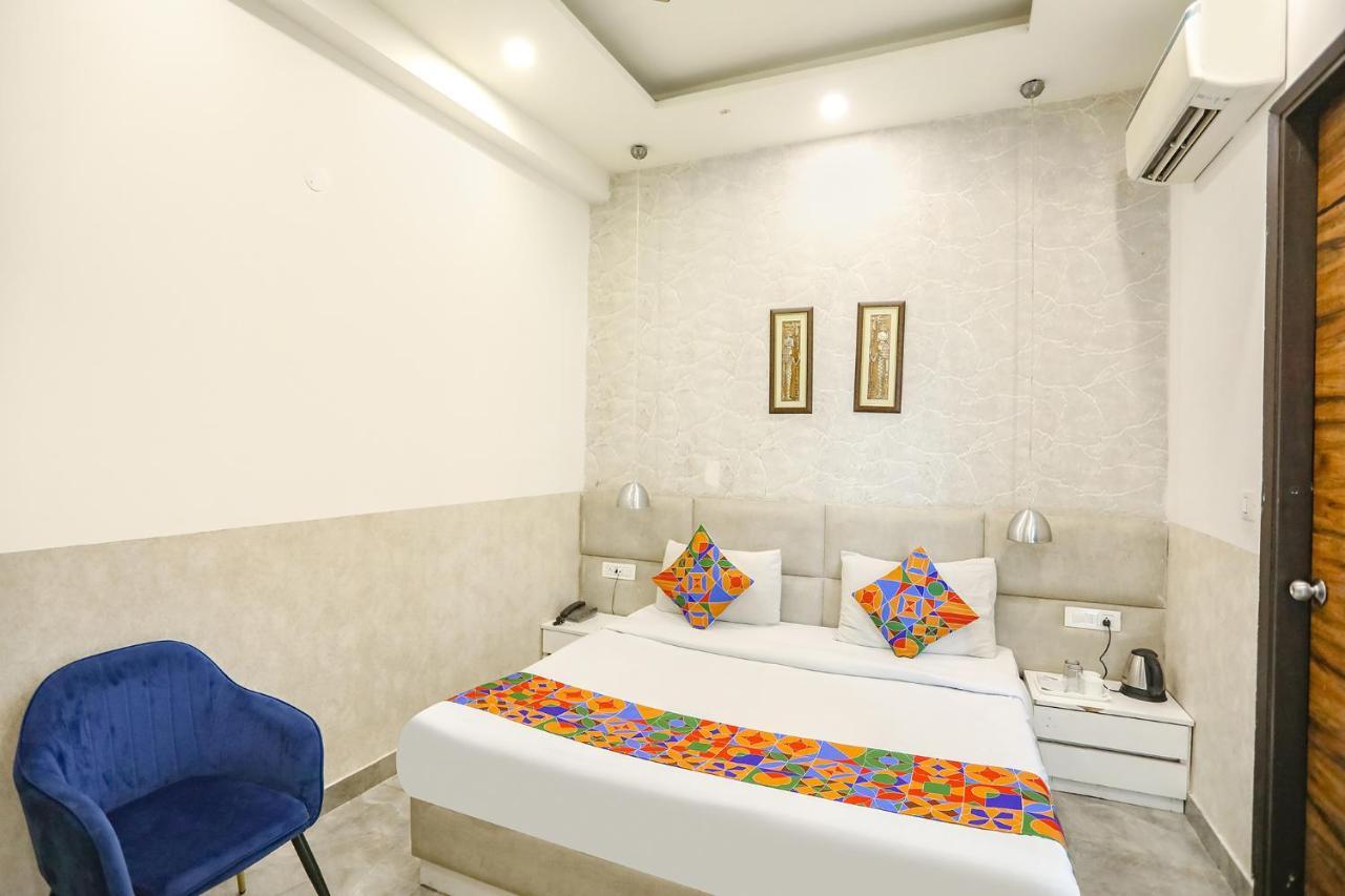 Fabhotel F9 Sector 19 Noida Exteriör bild