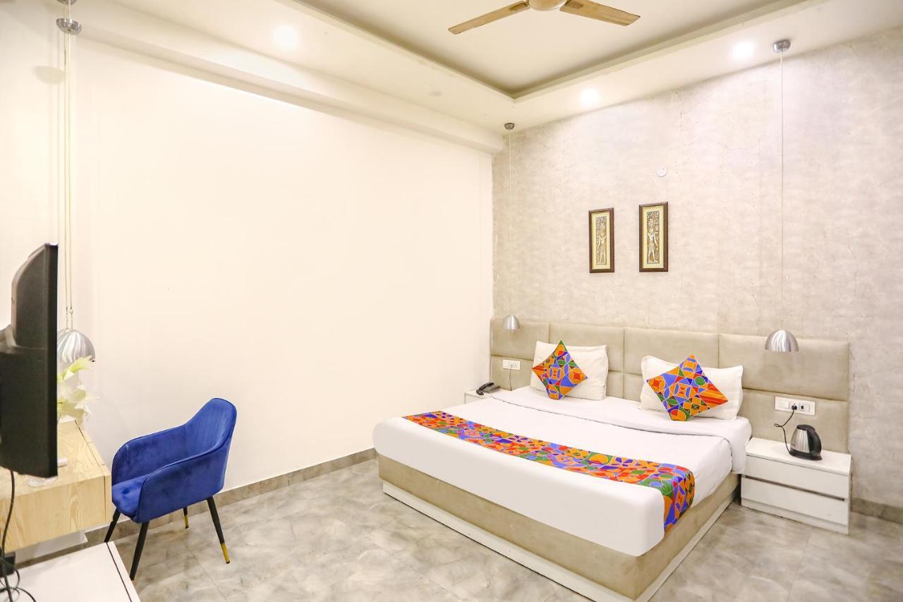 Fabhotel F9 Sector 19 Noida Exteriör bild