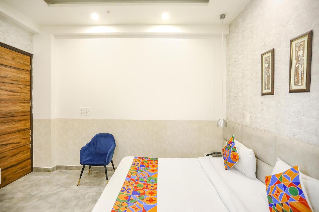 Fabhotel F9 Sector 19 Noida Exteriör bild