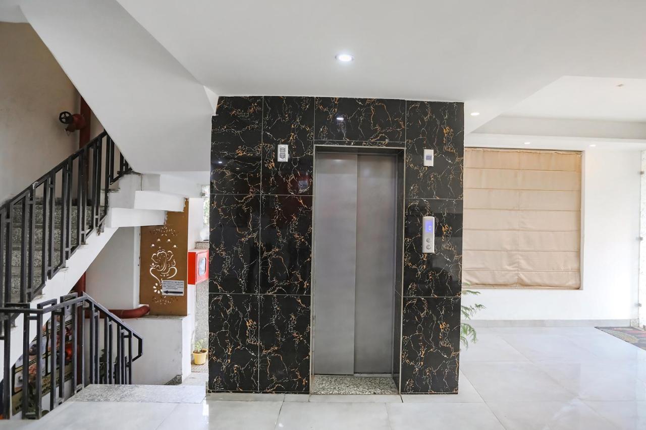 Fabhotel F9 Sector 19 Noida Exteriör bild