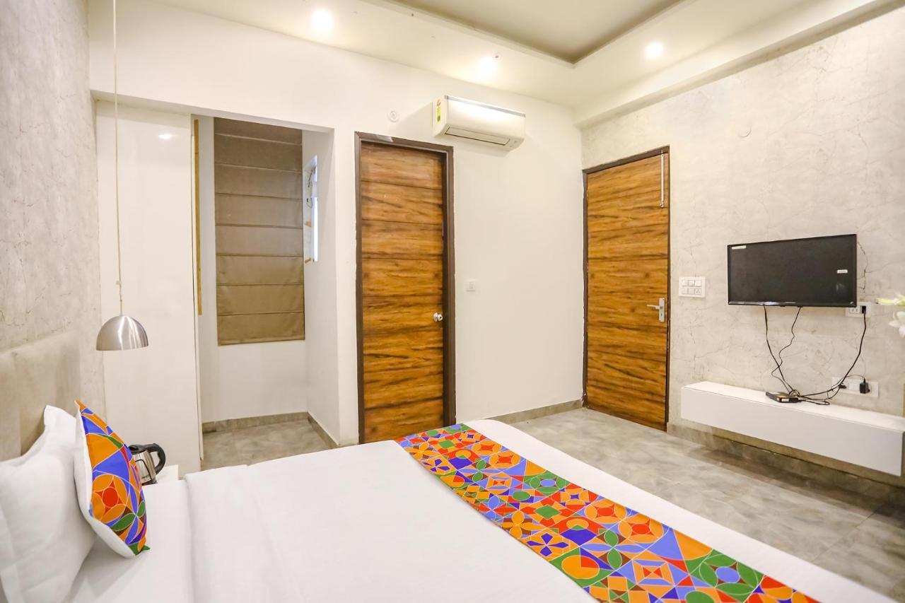 Fabhotel F9 Sector 19 Noida Exteriör bild