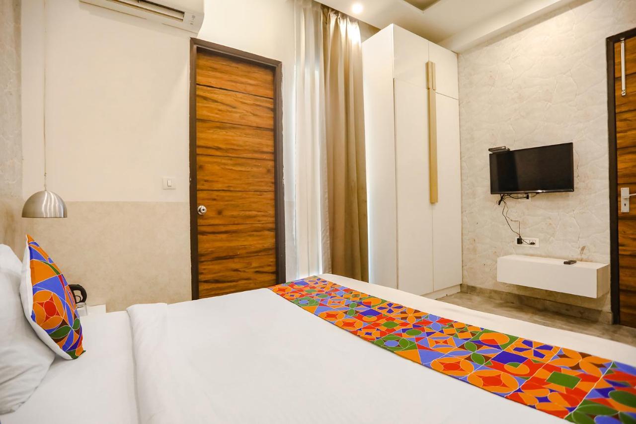 Fabhotel F9 Sector 19 Noida Exteriör bild
